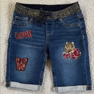 Appliqué Embroidered Denim Shorts with Tiger‎ and Love Patches Kids M